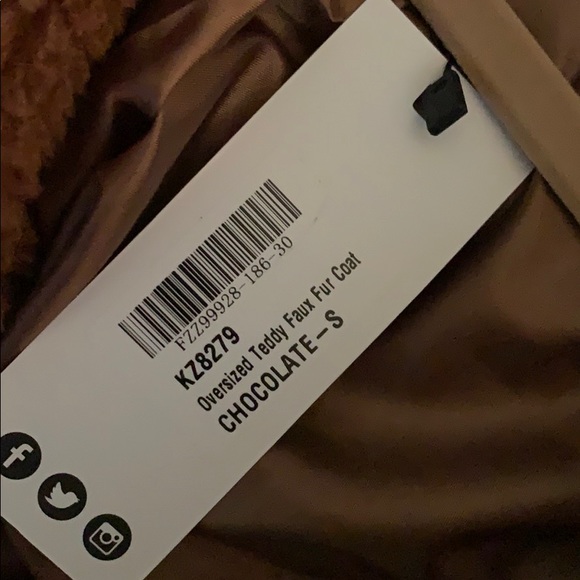 🛑SOLD🛑 BOOHOO CHOCOLATE OVERSIZED TEDDY FAUX FUR COAT M - Picture 4 of 15